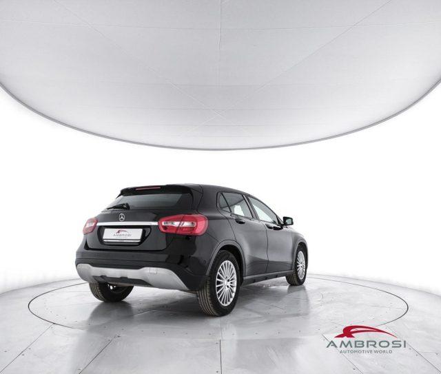 MERCEDES-BENZ GLA 180 180 d Sport