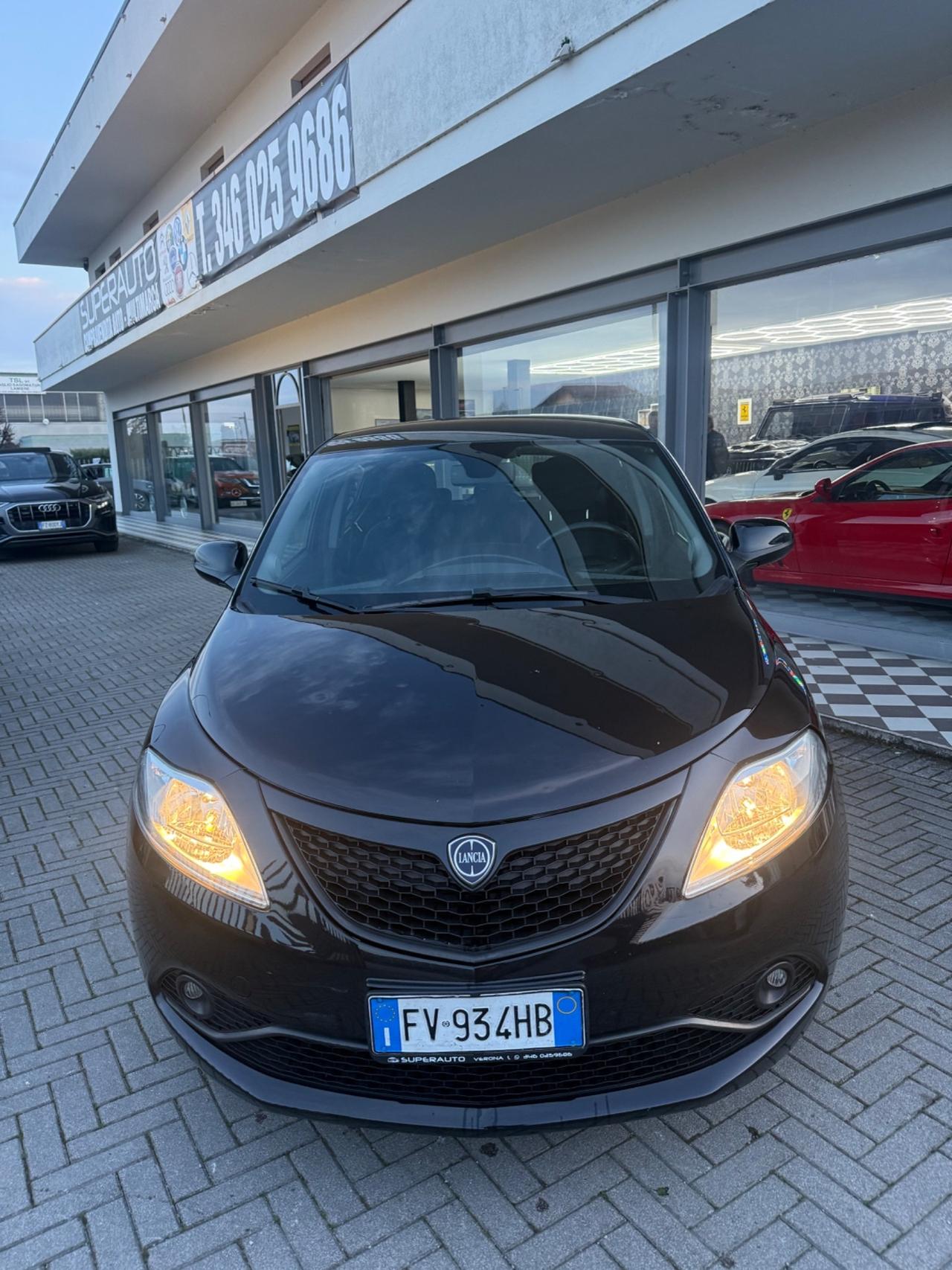 Lancia Ypsilon 1.2 69 CV 5 porte S&S Platinum
