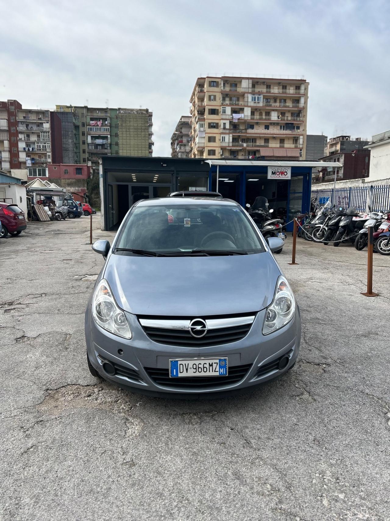 Opel Corsa 1.2 5 porte Cosmo