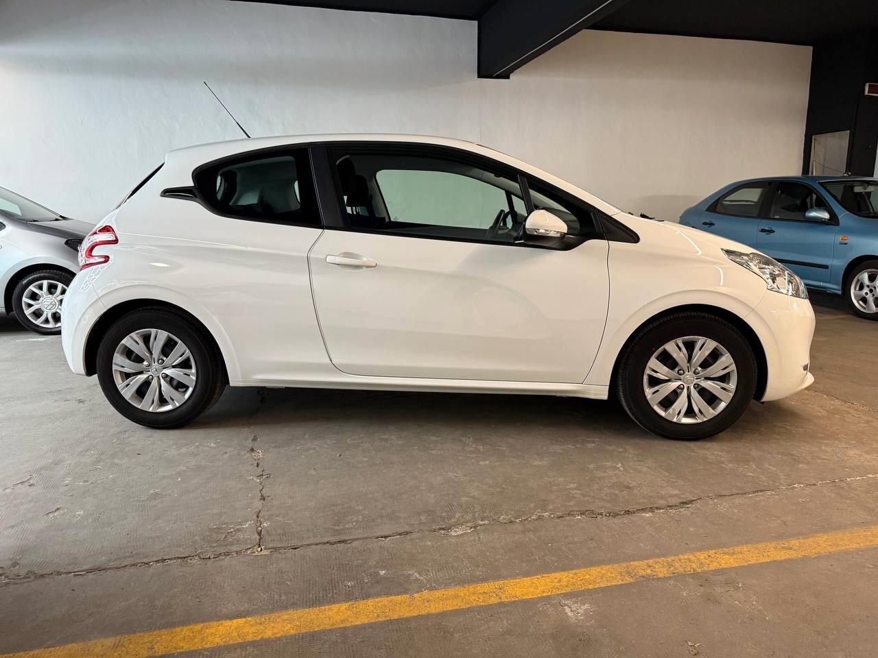 Peugeot 208 1.2 VTi 82 CV 3 porte Access