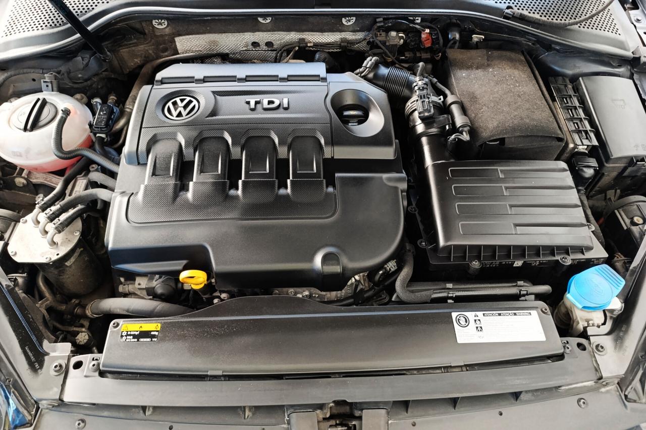 Volkswagen Golf 1.6 TDI 110 CV 5p. Sport Edition BlueMotion Technology R-Line - Uniproprietario