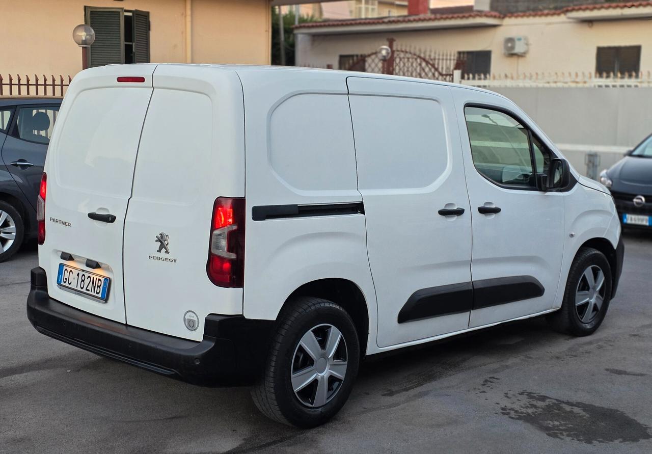 Peugeot Partner BlueHDi 100 S&S PC Furgone Pro