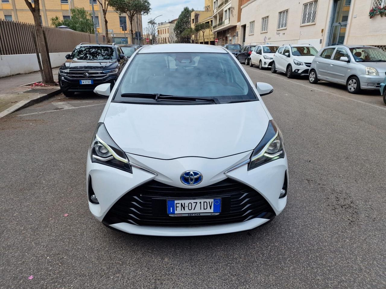 Toyota Yaris 1.5 Hybrid 5 porte 32.000 KM ADATTA A NEOPATENTATI