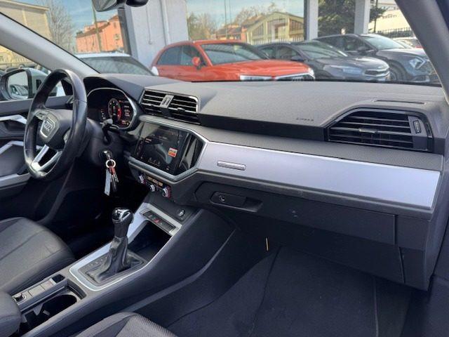 AUDI Q3 2.0 TDI 150 CV S tronic Business TETTO PANORAMICO