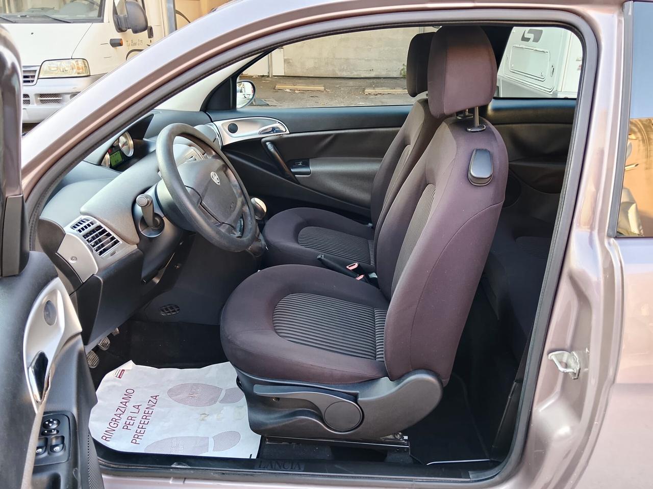 Lancia Ypsilon 1.2 Oro PARI AL NUOVO LEGGI