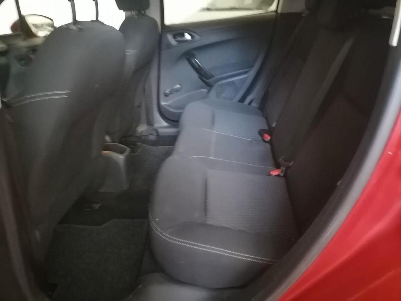Peugeot 208 PureTech 82 5 porte Allure