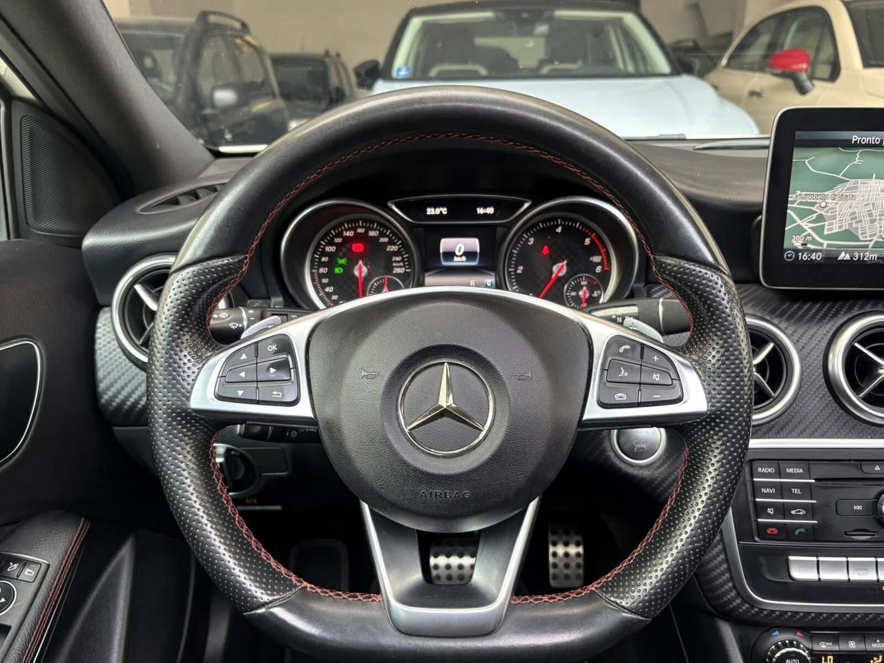 Mercedes-benz A 200 d Automatic Premium AMG TETTO PANORAMICO APRIBILE.