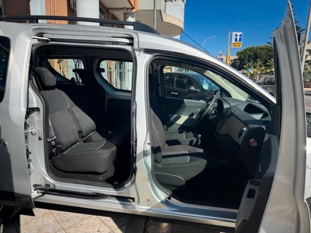 Dacia Dokker 1.5 dCi 8V 90CV Start&Stop Serie Speciale Lauréate Family