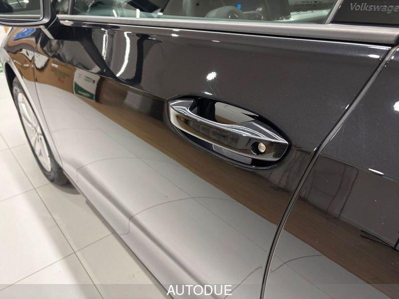 Volkswagen Golf VIII 2020 1.0 tsi evo Life 110cv