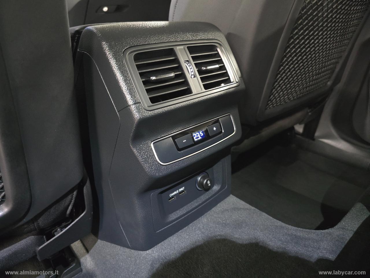 AUDI Q5 40 TFSI quattro S tronic Business Adv