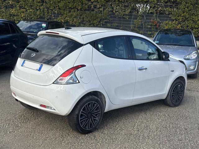 LANCIA Ypsilon HYBRID GOLD FIREFLY 1.0cc 70cv AZIEND. CERTIFICATA