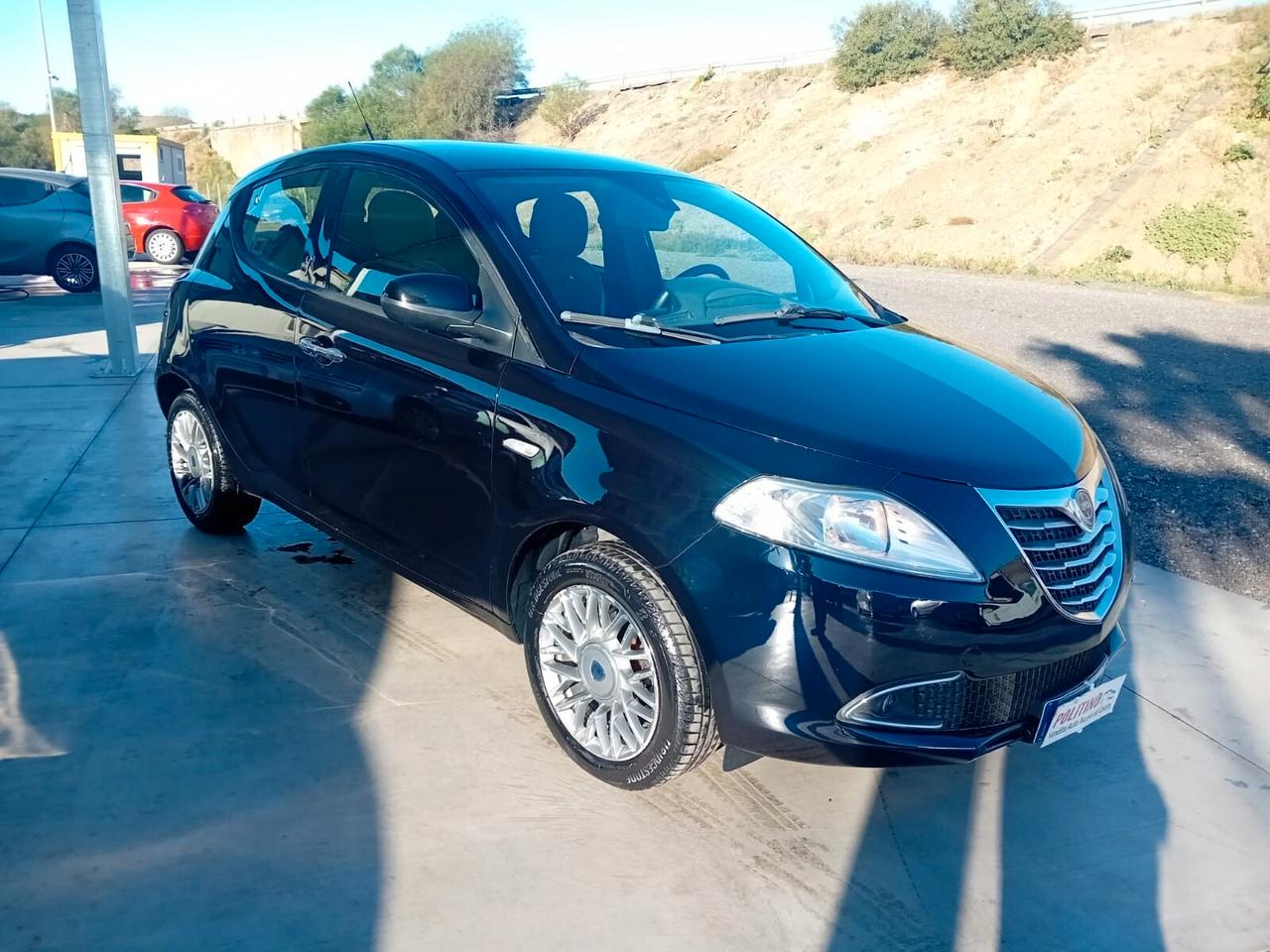 Lancia Ypsilon 1.2 69 CV 5 porte S&S Platinum