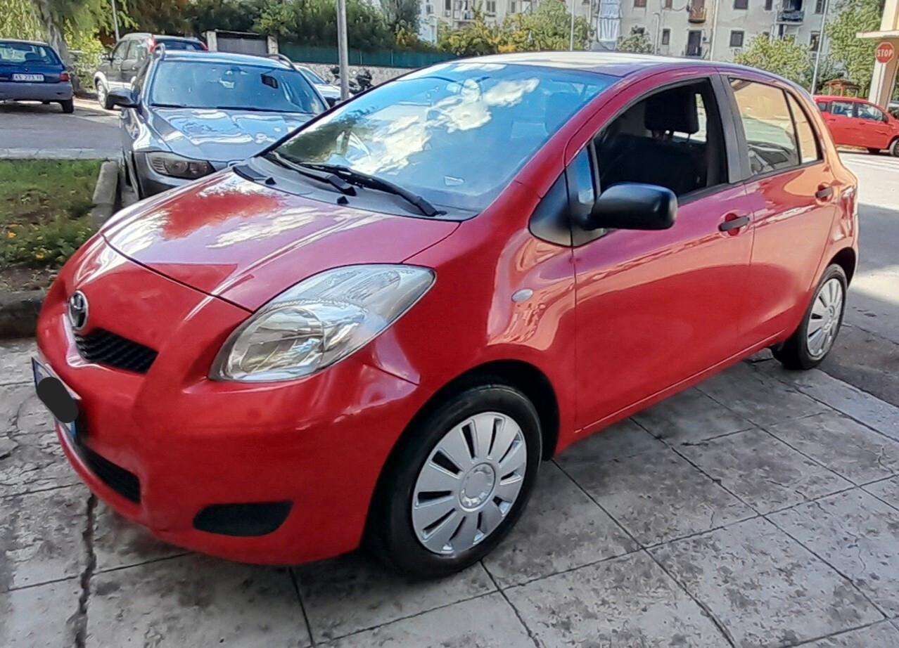 Toyota Yaris benzina x neo patentati