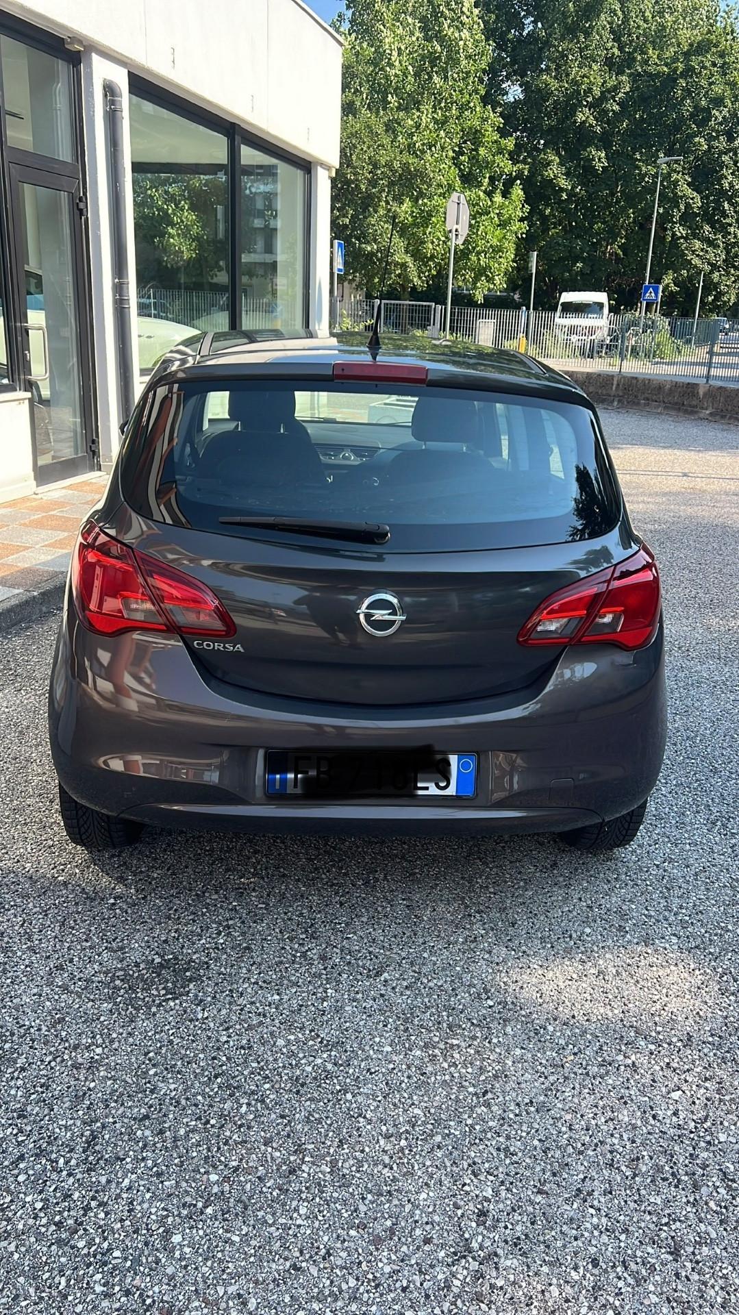 Opel Corsa 1.2 5 porte