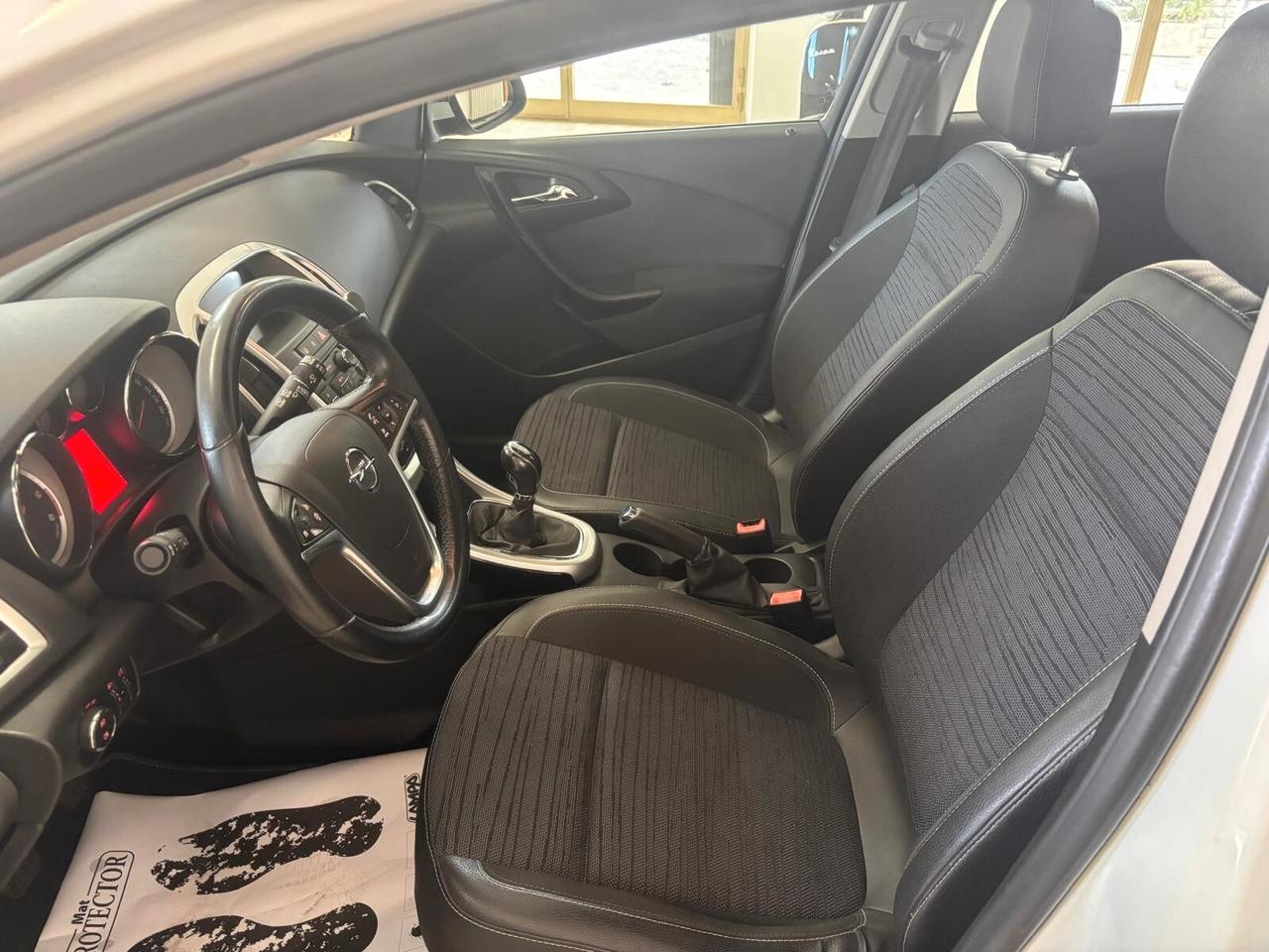 OPEL ASTRA ANNO 2014 DS 1.6 ADATTA NEOPATENTATI KM 166 MILA