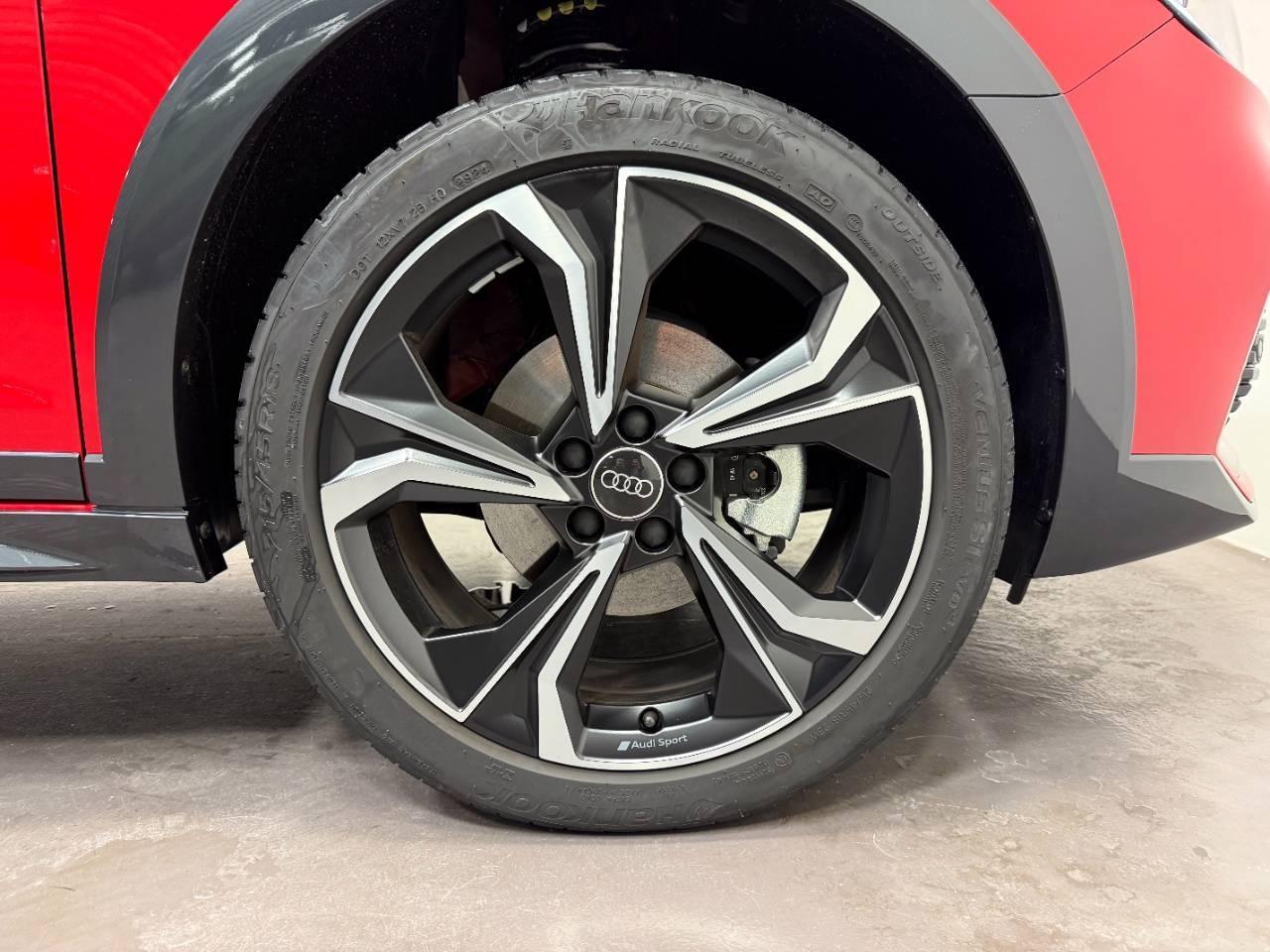 AUDI A1 ALLSTREET 30 TFSI S-TRONIC IDENTITY CONTRAST