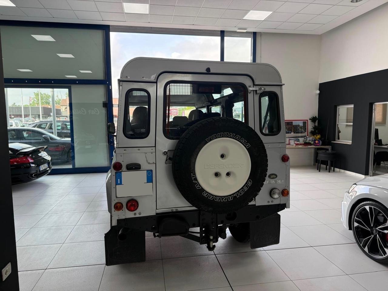 Land Rover Defender 110 2.4 TD4 Station Wagon E