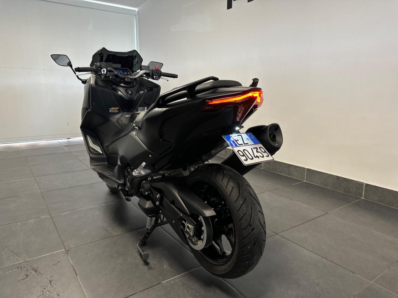 YAMAHA T-MAX 560 UNIPRO 2022 PARI AL NUOVO