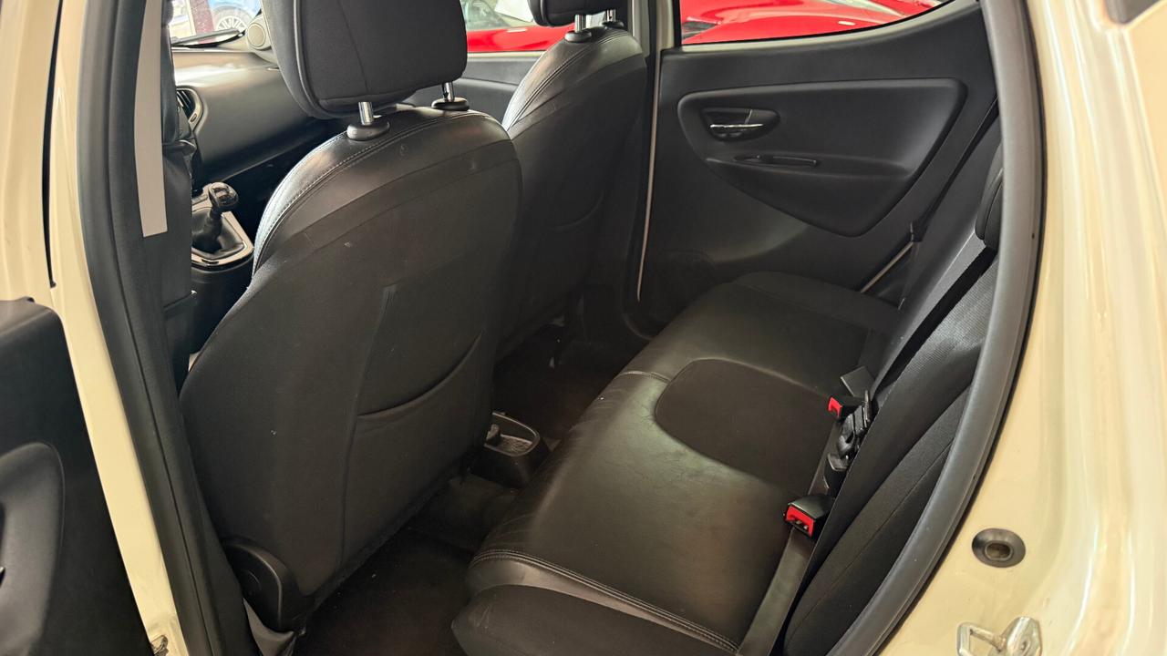 LANCIA YPSILON 1.3 MJT TETTO APRIBILE