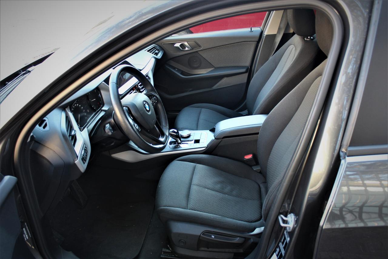 Bmw 118 118d 5p. Business Advantage