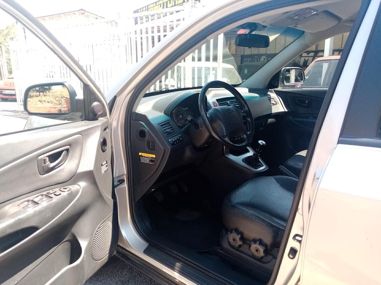 HYUNDAI TUCSON 2.0 CRDI VGT ACTIVE