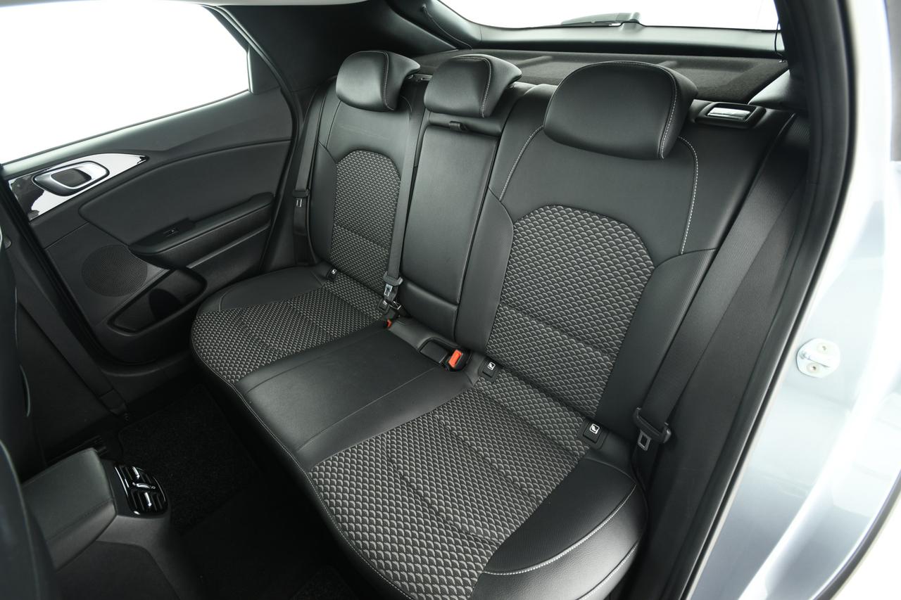 KIA XCeed 1.5 t-gdi mhev Business 160cv dct CAMERA+APP CONNECT+C18"