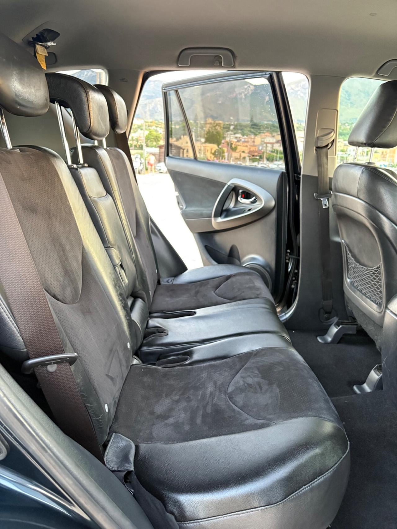 Toyota RAV 4 2.2 D-4D 150 CV ECCELLENTE