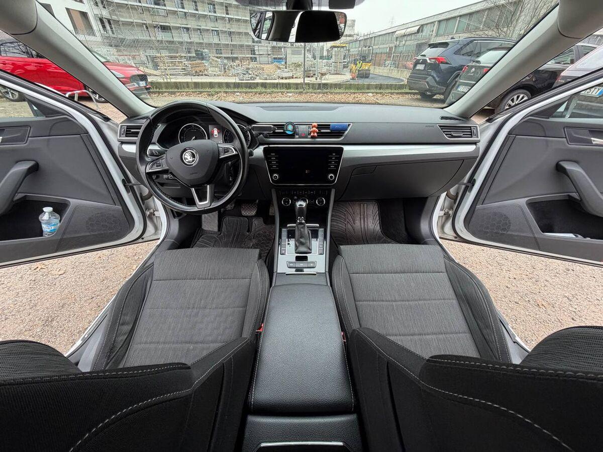 Skoda Superb Wagon Superb wagon 2.0 tdi Style 150cv dsg my18