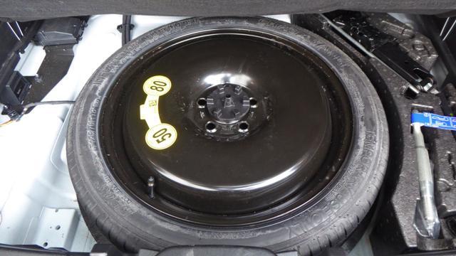 VOLVO XC40 B3 automatico Plus Dark