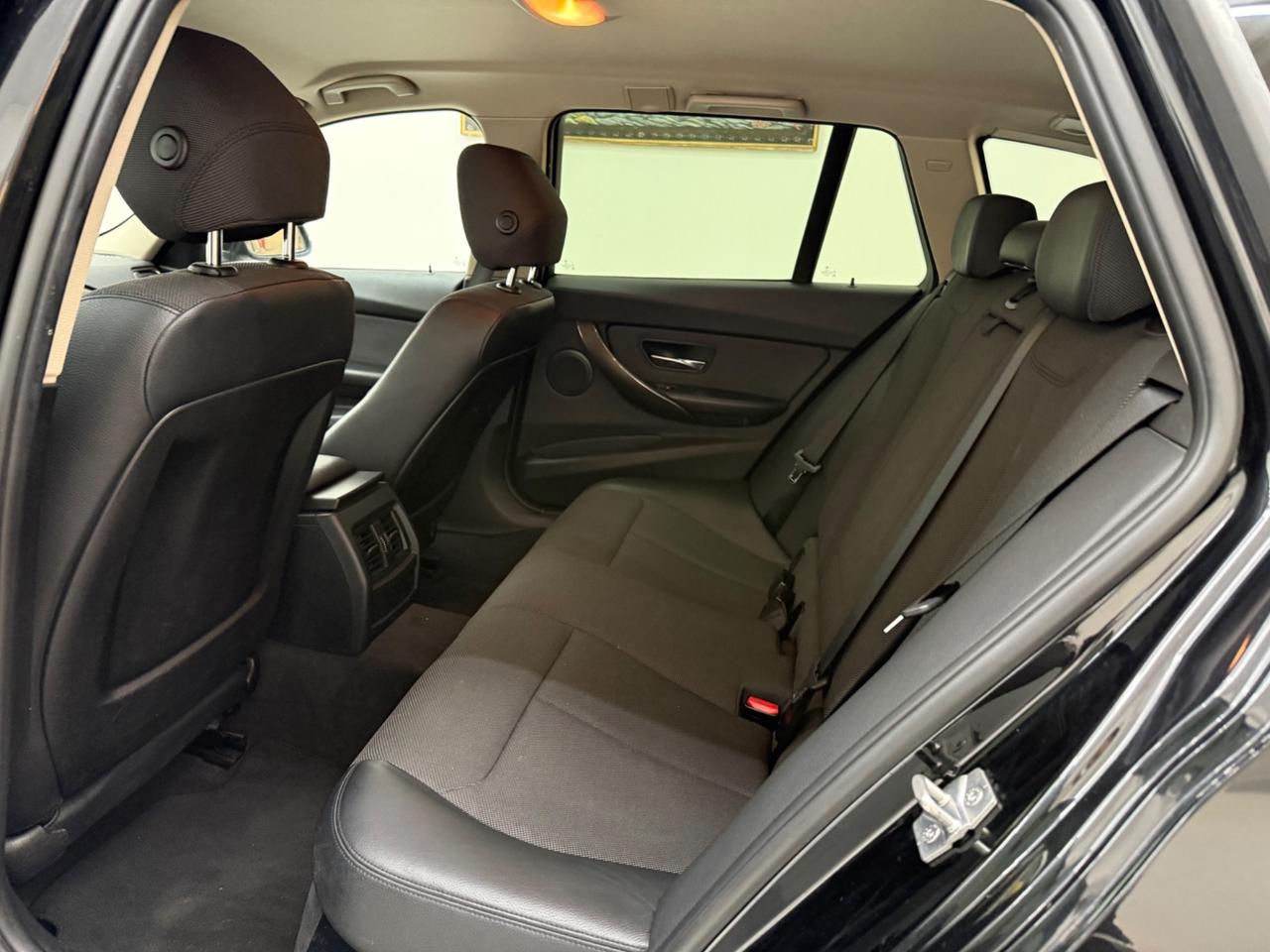 Bmw 320 320d xDrive Touring Luxury