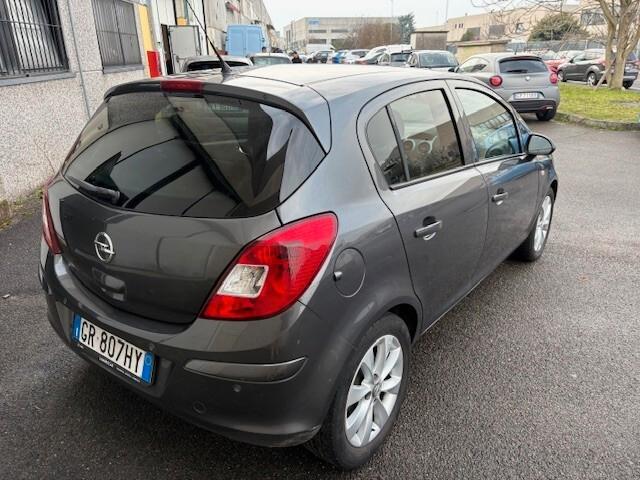 Opel Corsa 1.2 85CV 5 porte GPL Cosmo neo patentati