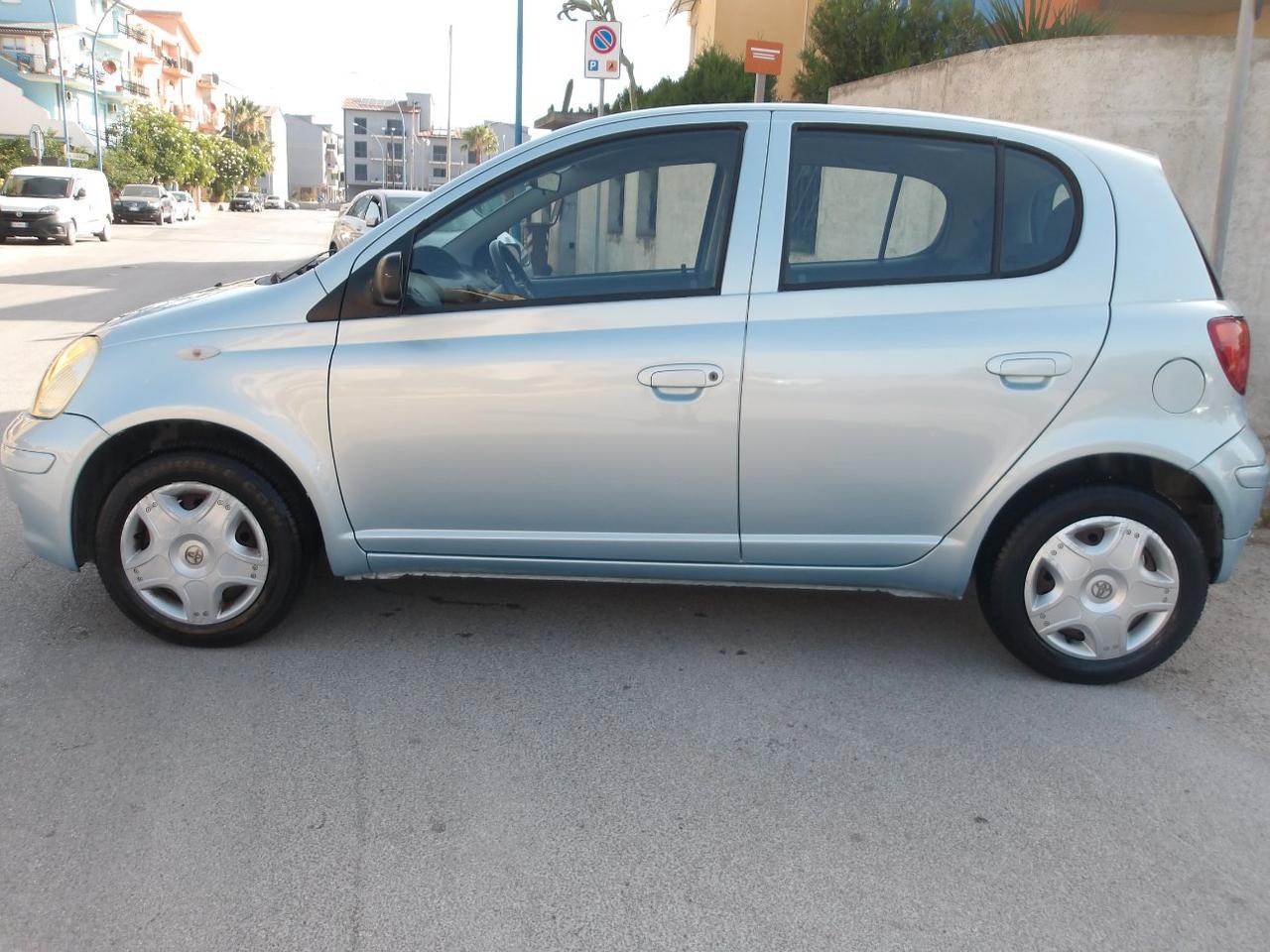 TOYOTA YARIS 1.0 5 PORTE