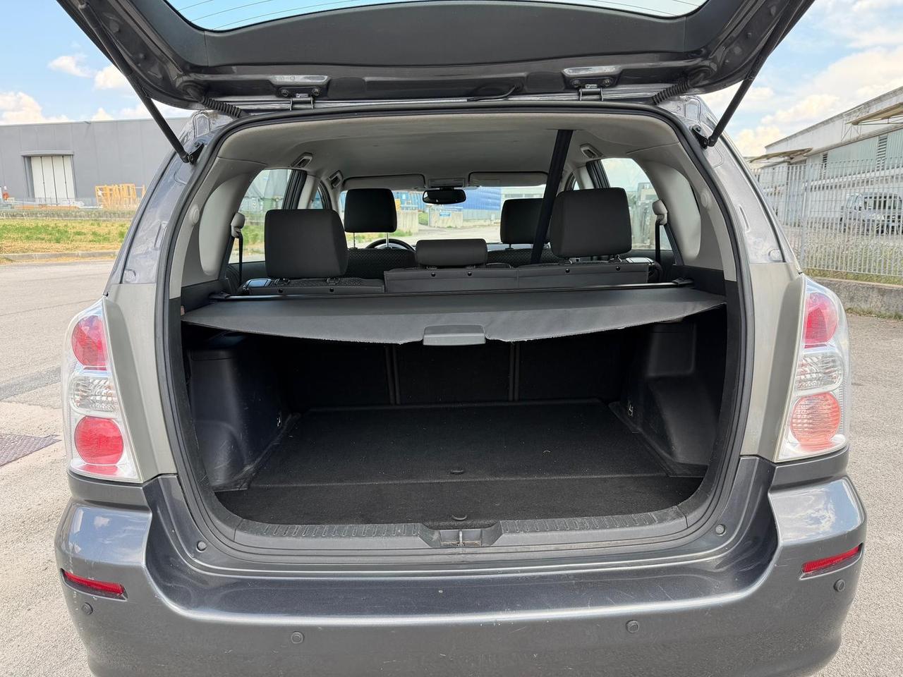 Toyota Corolla Verso D-4D Sol