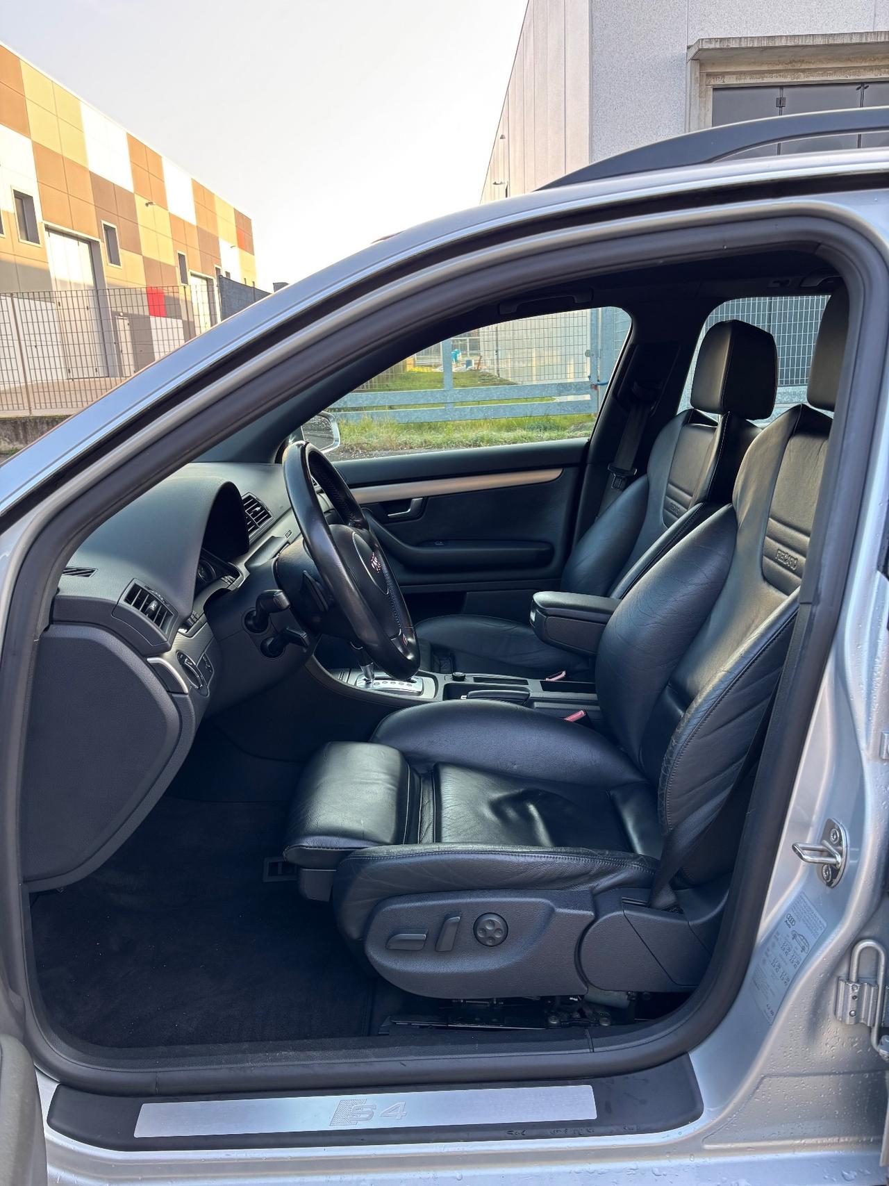 Audi S4 4.2 V8 344CV