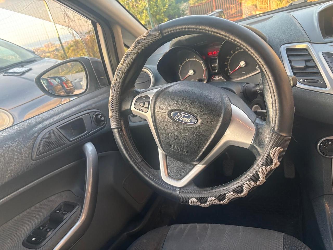 Ford Fiesta 1.4 5 porte Bz.- GPL Titanium