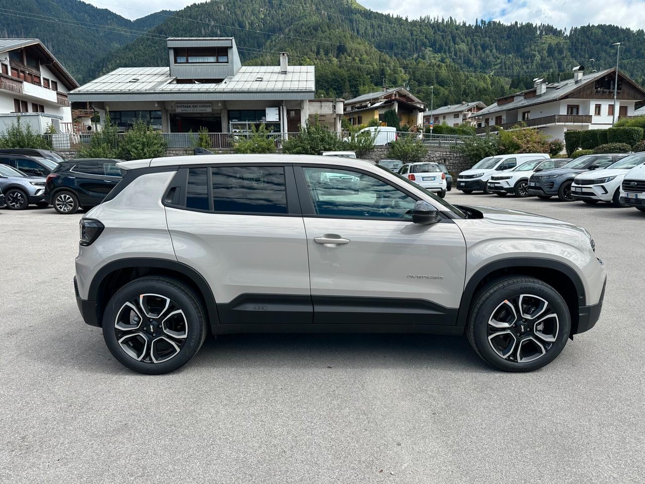 Jeep Avenger 1.2 Turbo 110 CV MHEV Summit