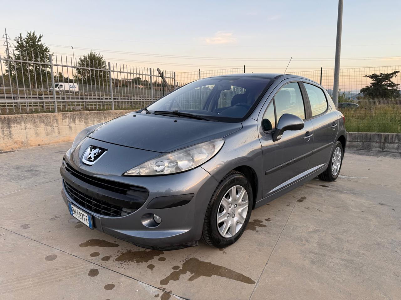 Peugeot 207 1.4 HDi 70CV 5p. ONE Line