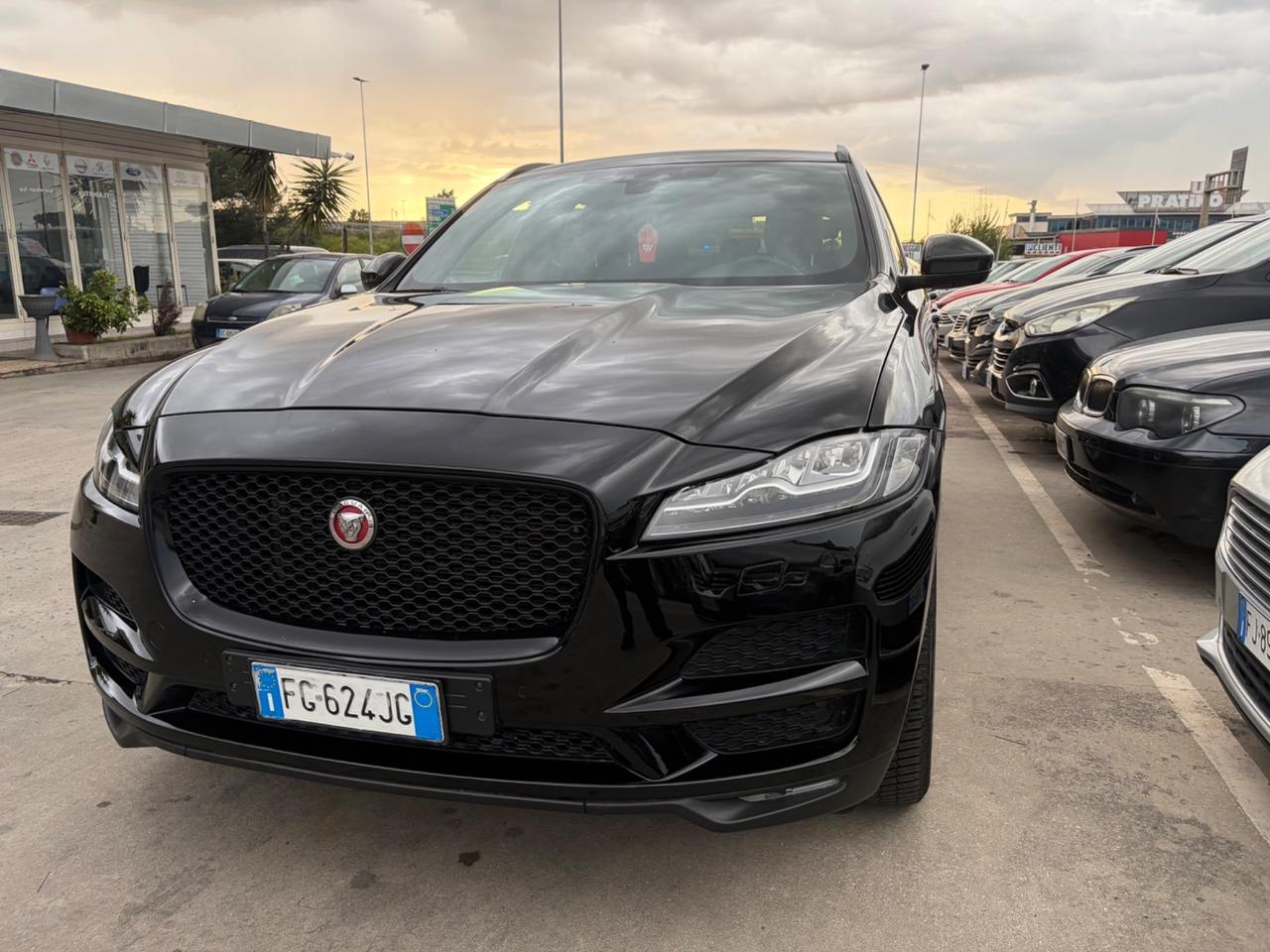Jaguar F-Pace 2.0 D 180 CV R-Sport
