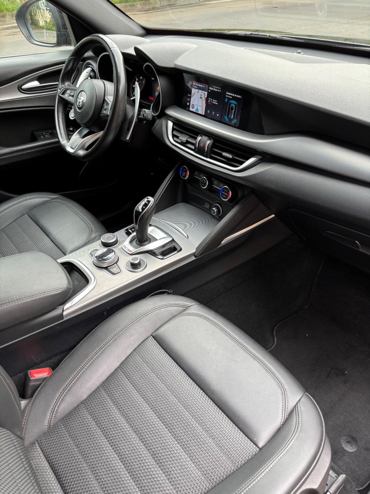 Alfa Romeo Stelvio 2.2 190 CV Executive 2022 total black