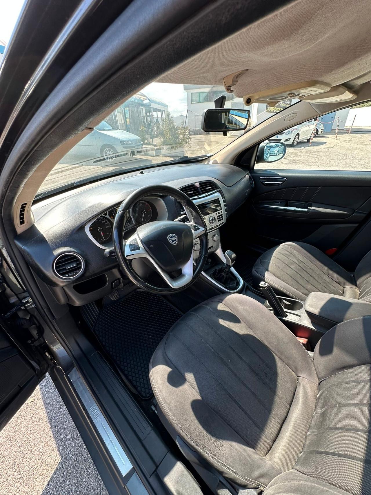 Lancia Delta 1.6 MJT DPF Platino