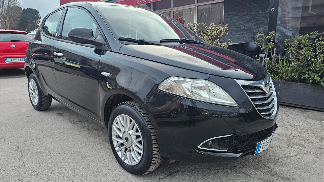 Lancia Ypsilon 0.9 TwinAir 85 CV 5 porte Metano Ecochic Gold