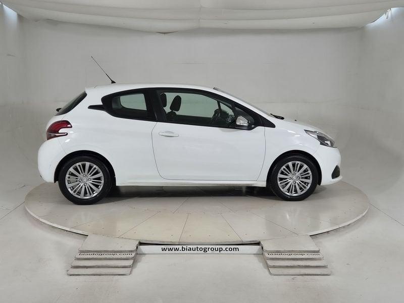 Peugeot 208 I 2015 Benzina 5p 1.2 puretech Active 82cv