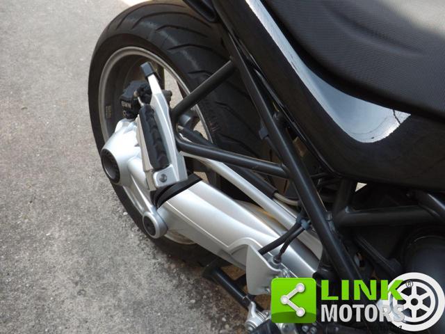 BMW R 1200 R anno 2008 con valigie laterali BMW originali