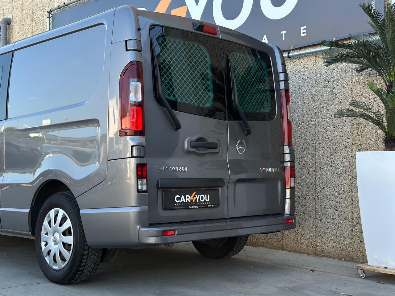 Opel Vivaro BiTurbo 6 Posti