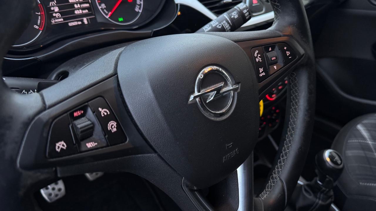 Opel Corsa 1.2 Coupé b-Color Unico prop