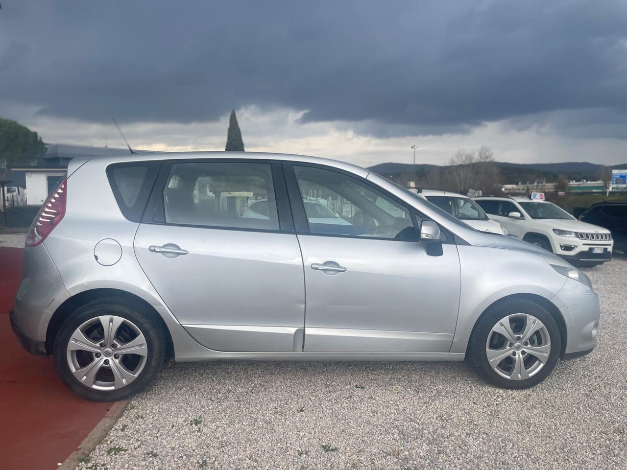 Renault Scenic Scénic X-Mod 1.5 dCi 110CV Luxe