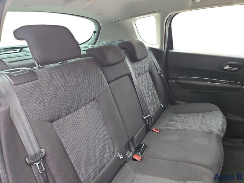 Peugeot 3008 3008 1.6 hdi 8v Business 112cv robot