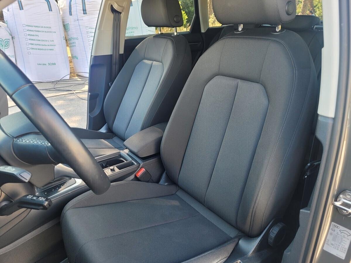 Audi Q3 45 TFSI e S tronic Business