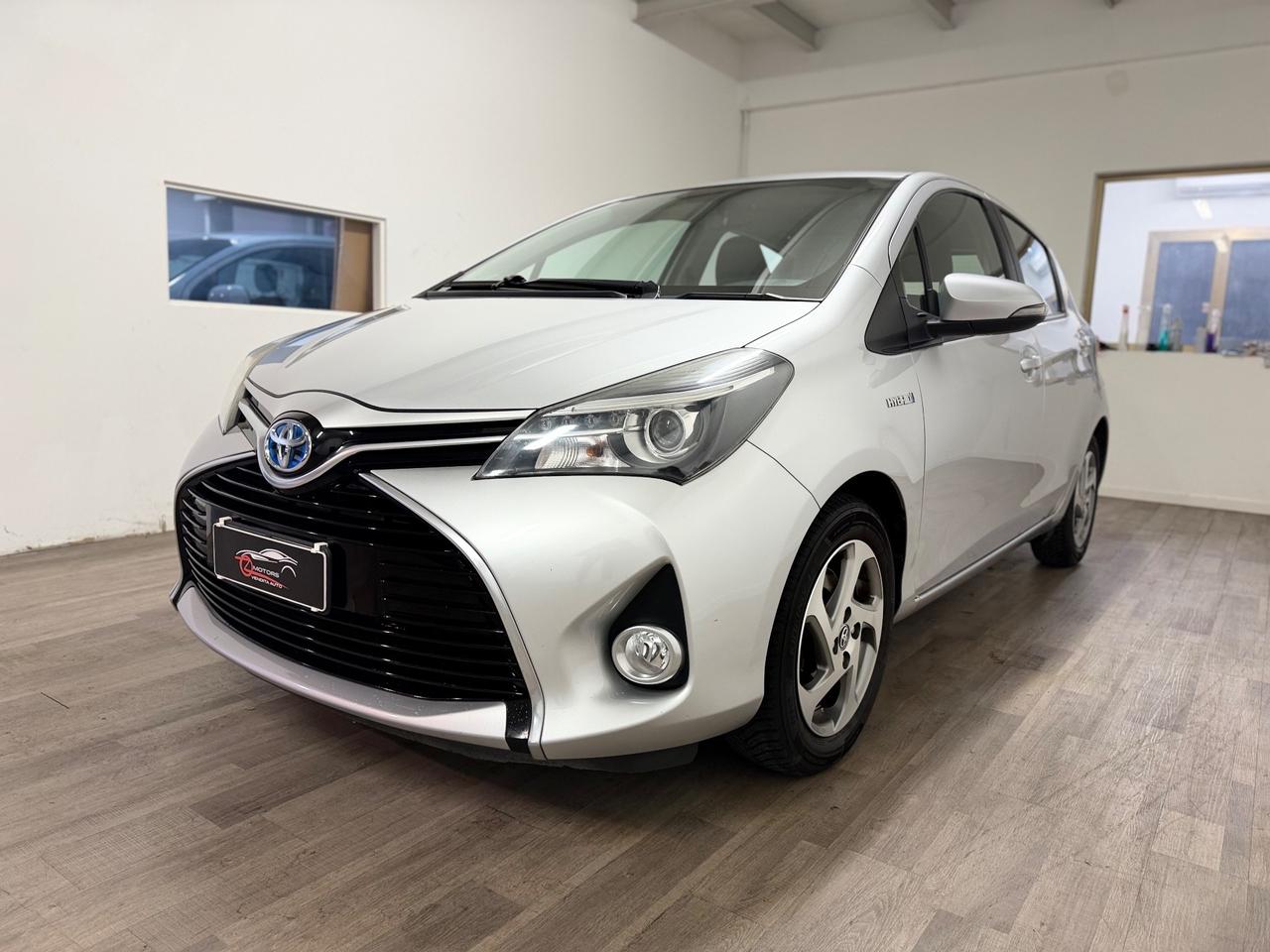 Toyota Yaris 1.5 Hybrid 5 porte Active AUTOMATICA NEOPATENTATI