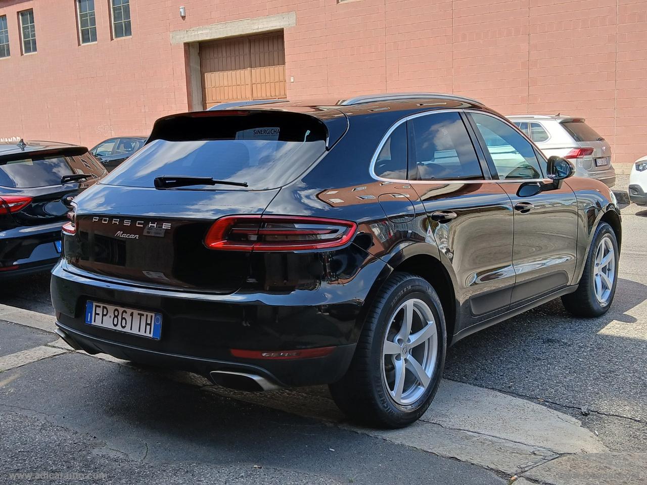 PORSCHE Macan 2.0